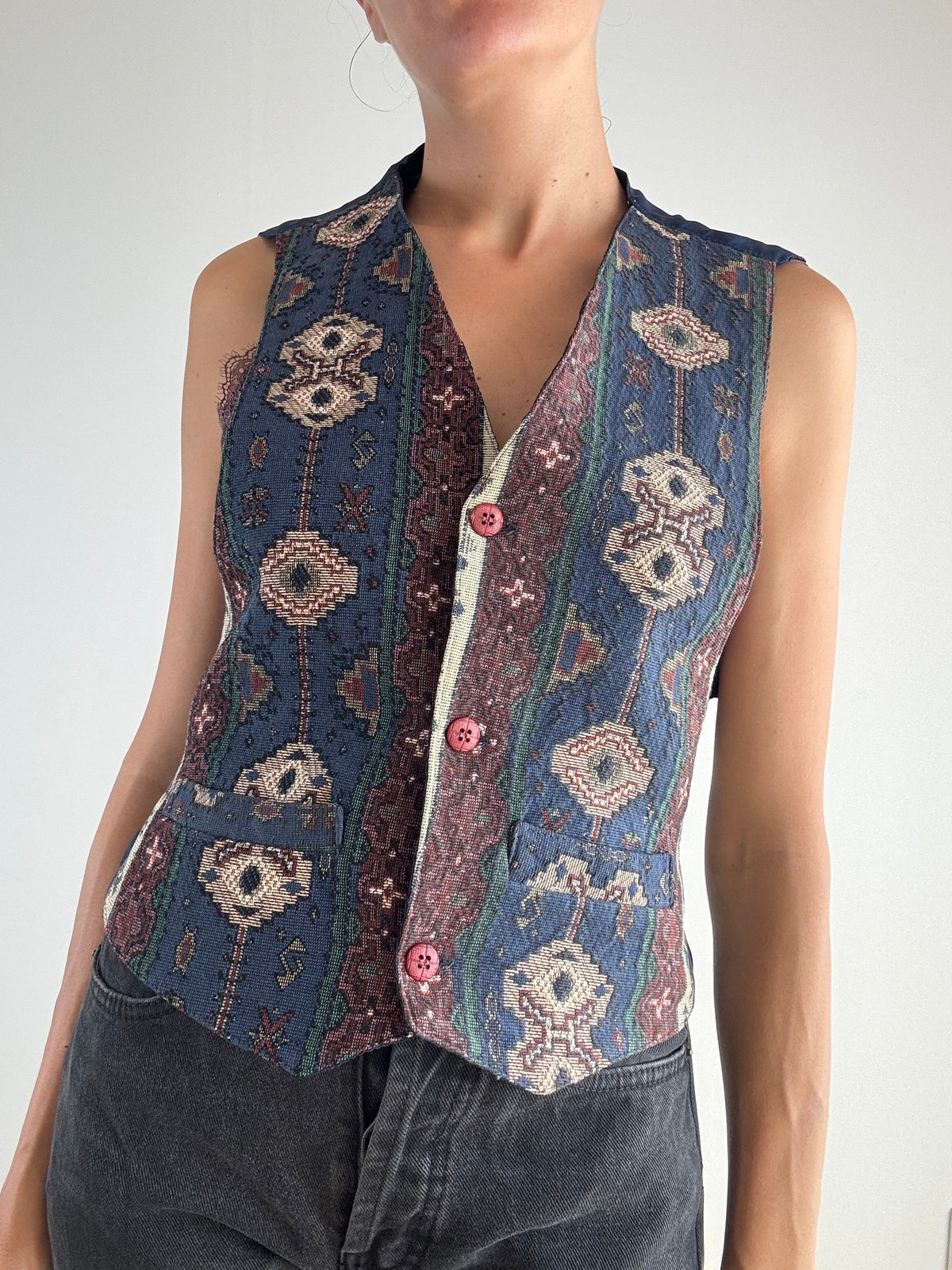 Gilet vintage cotone fantasia persiana blu bordeaux e beige, vista frontale aperto con dettaglio motivi geometrici