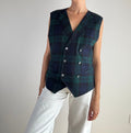 Gilet doppiopetto vintage lana tartan Black Watch verde e blu anni '80, vista frontale chiuso con revers a lancia e bottoni argentati