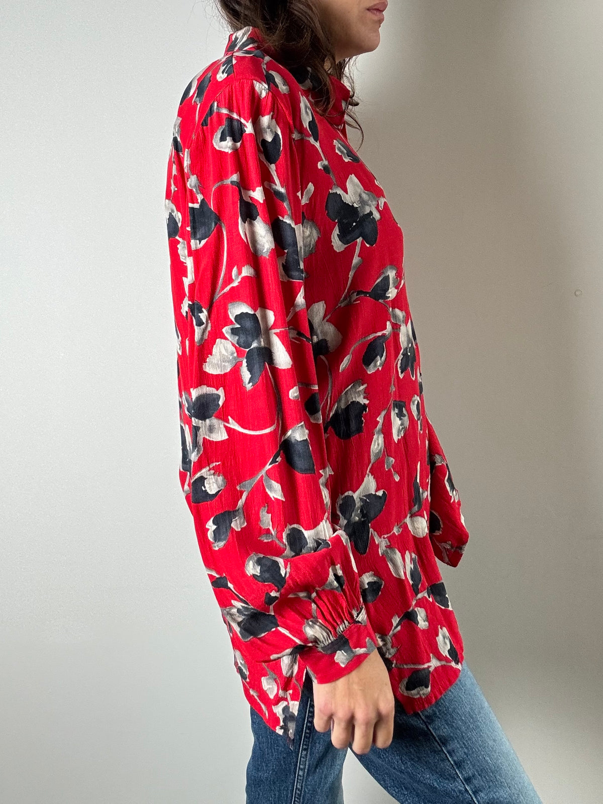 Camicia rossa a fiori in viscosa