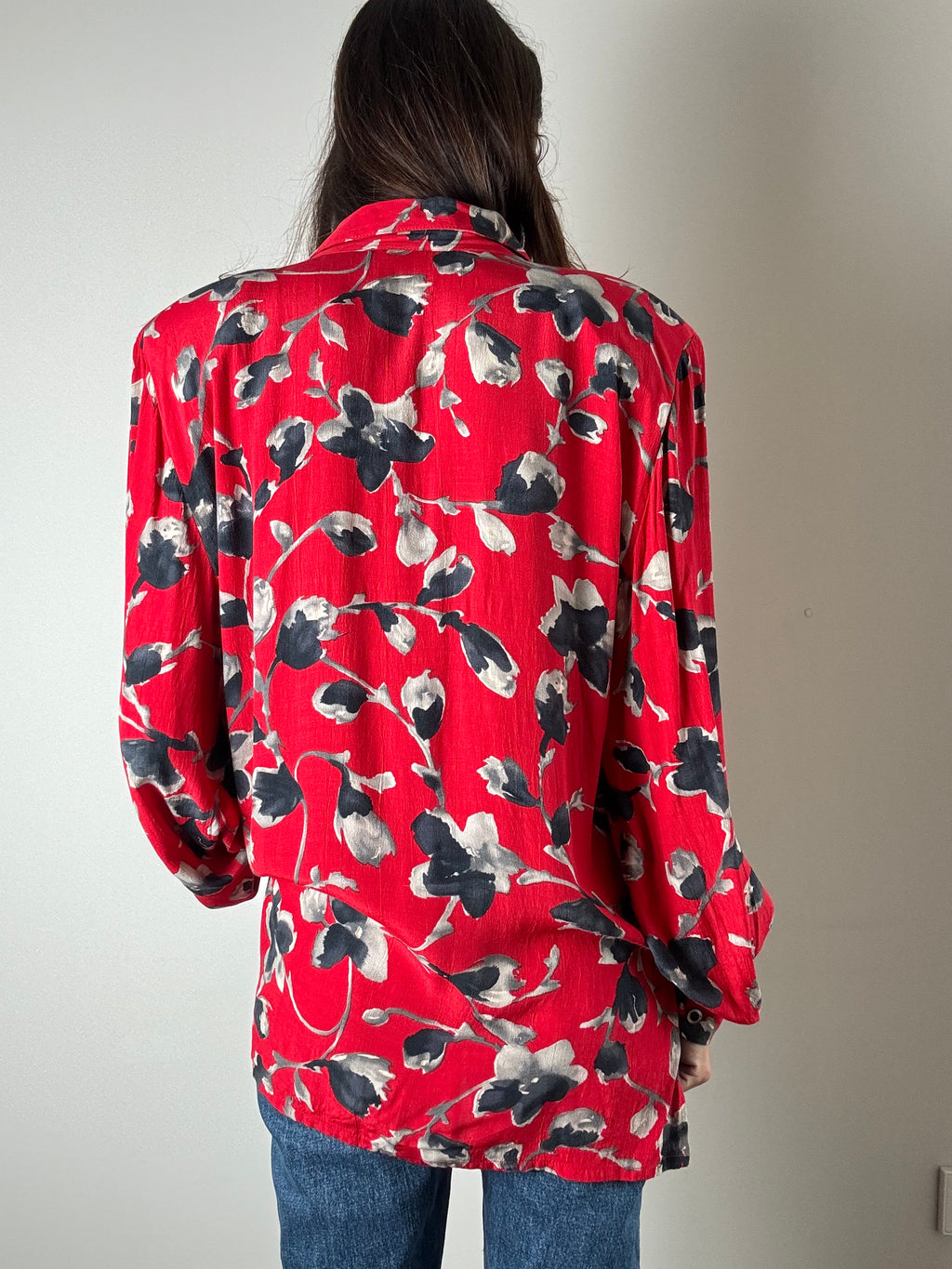 Camicia rossa a fiori in viscosa