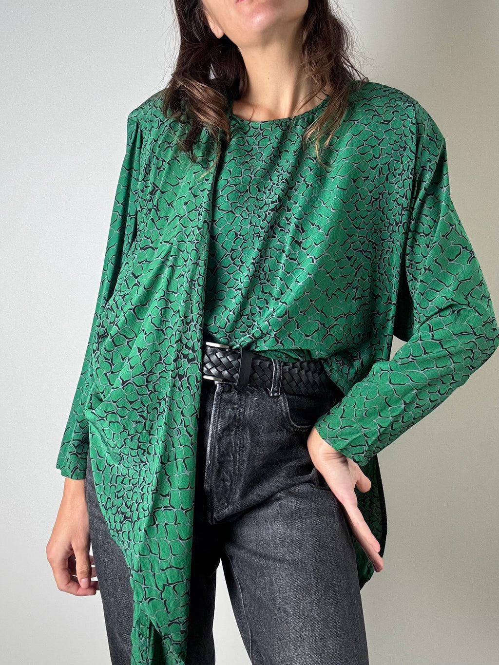 Blusa in seta verde e nera