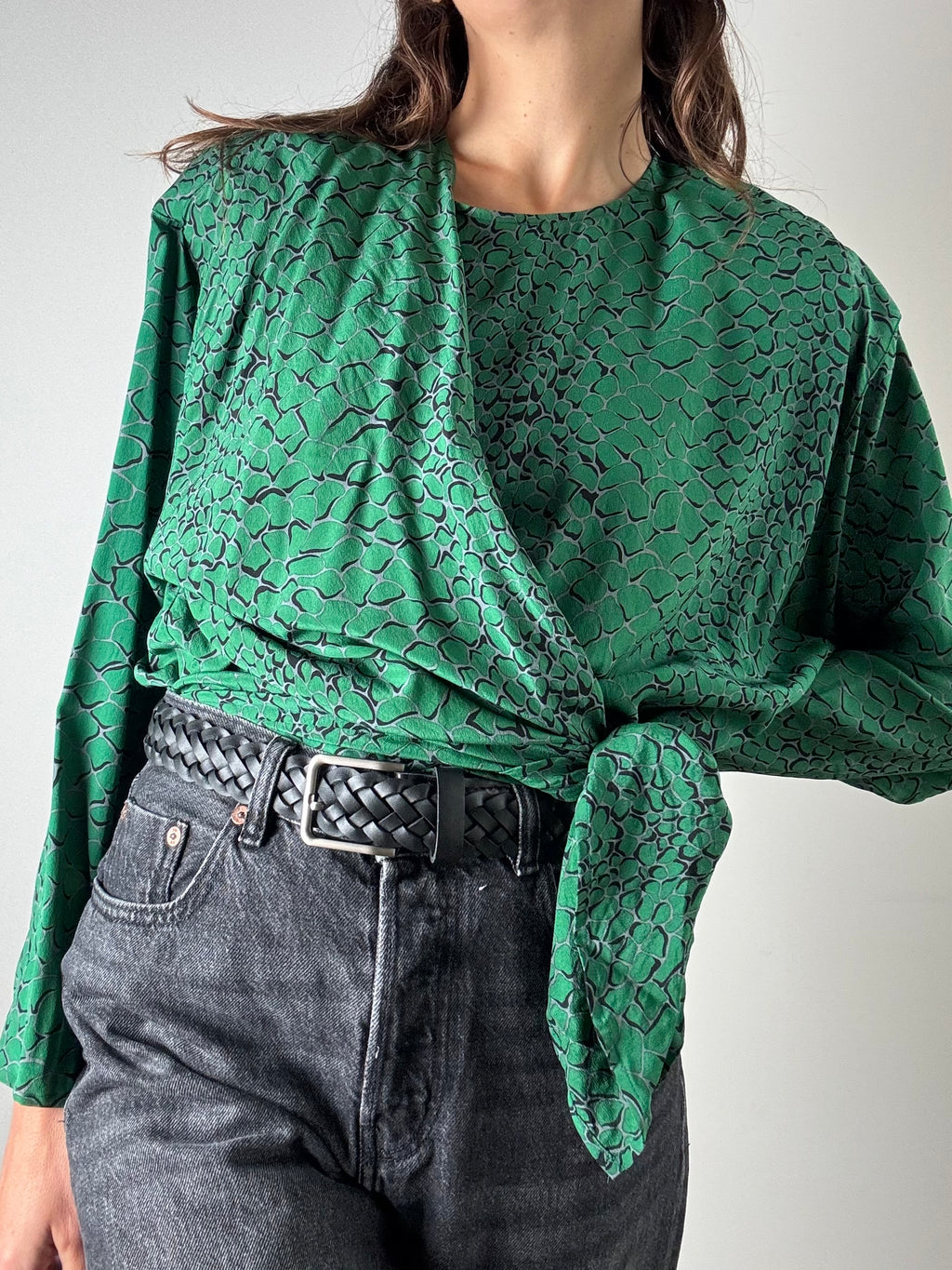 Blusa in seta verde e nera