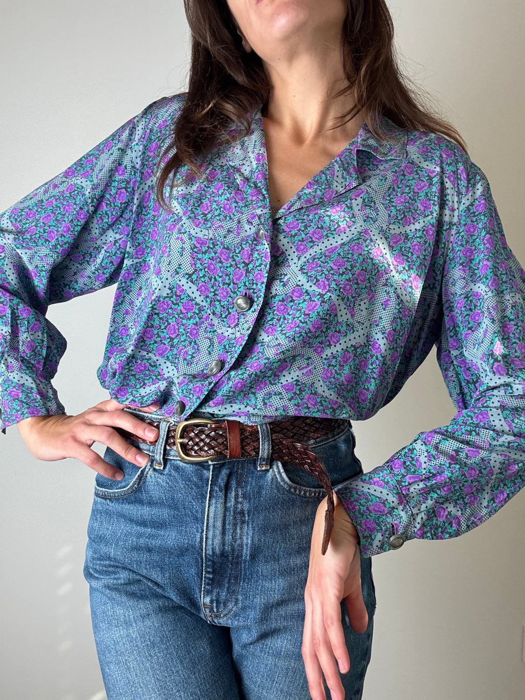 Camicia con stelle e fiori viola