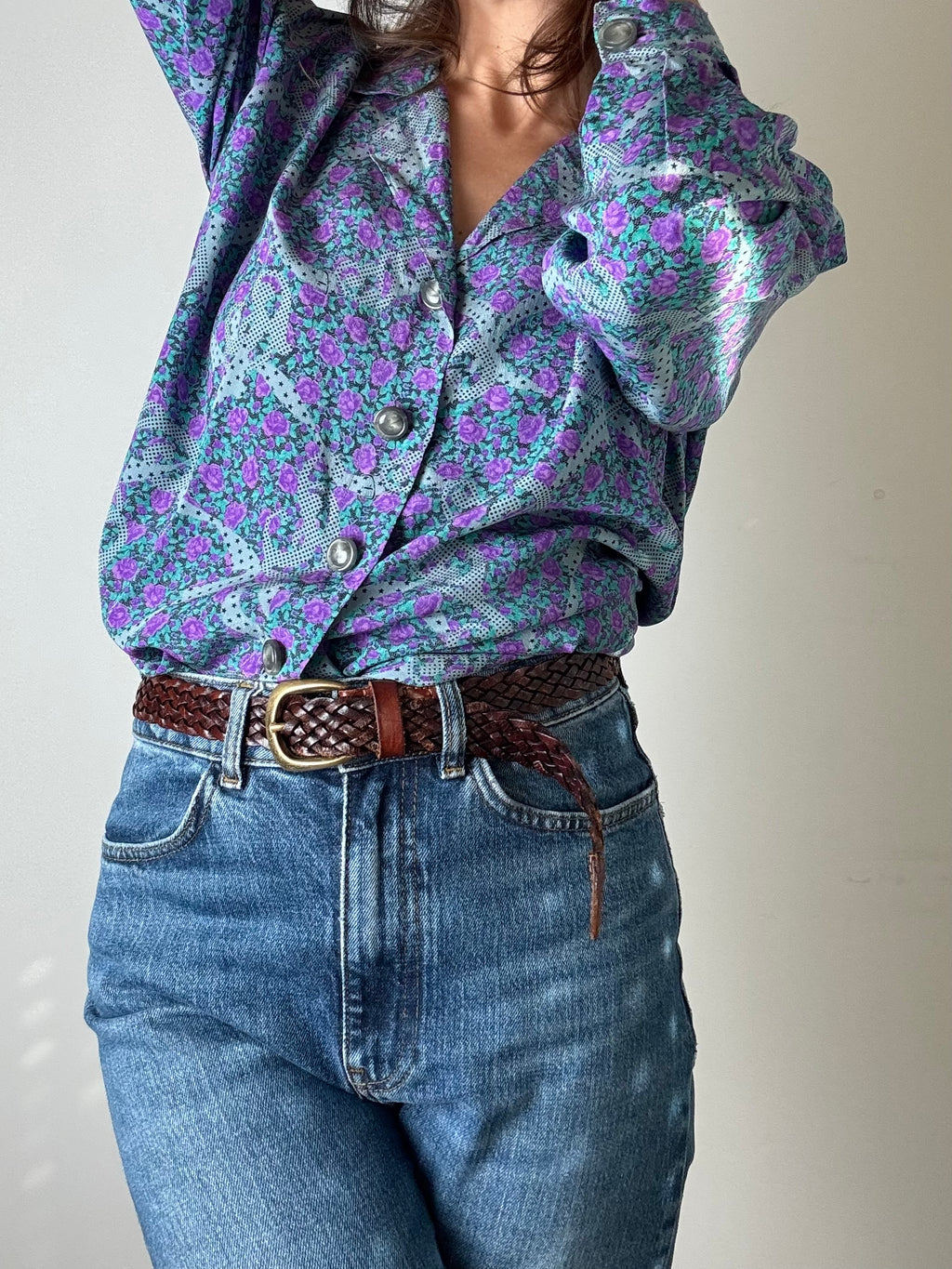 Camicia con stelle e fiori viola