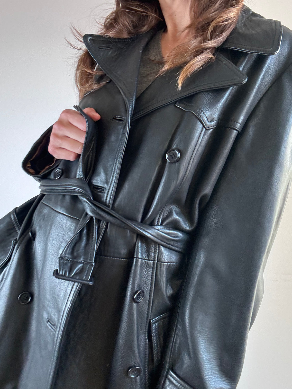 Trench nero in pelle