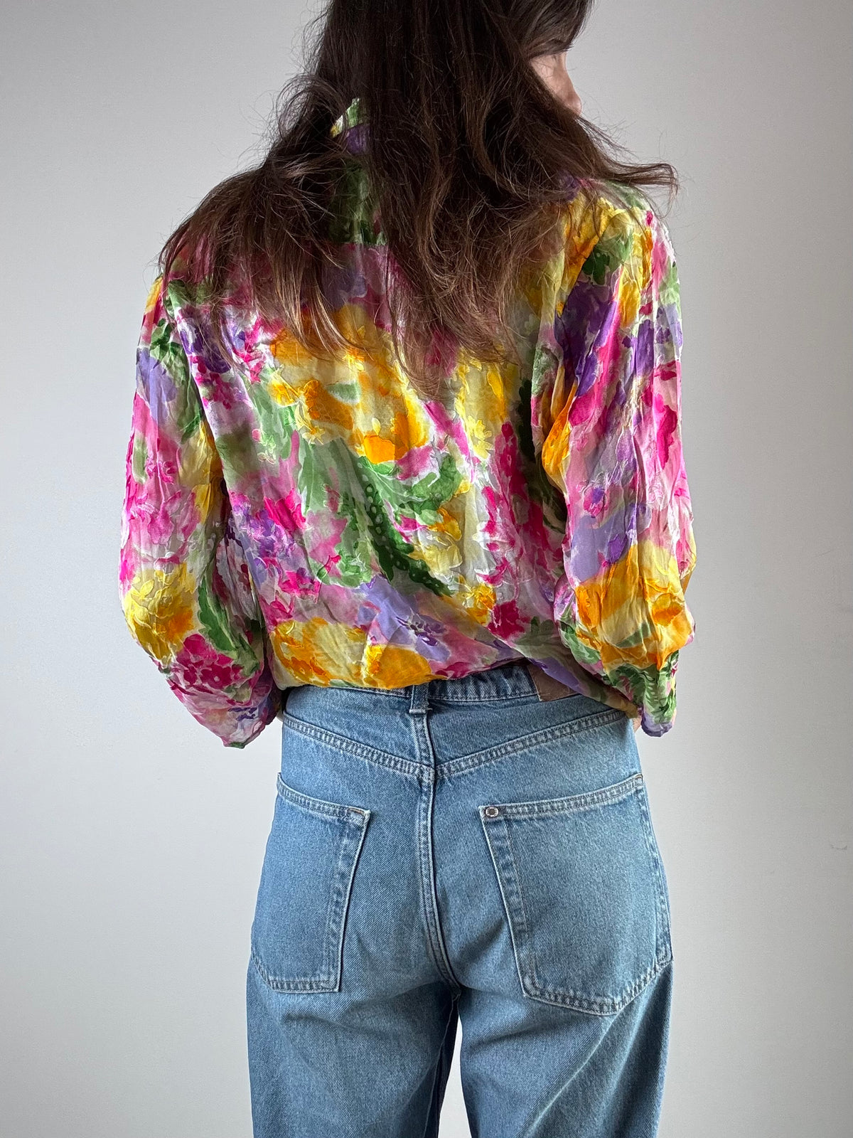 Camicia a fiori semitrasparente