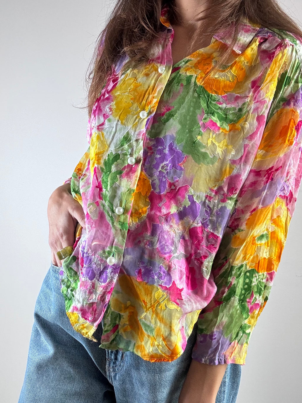 Camicia a fiori semitrasparente