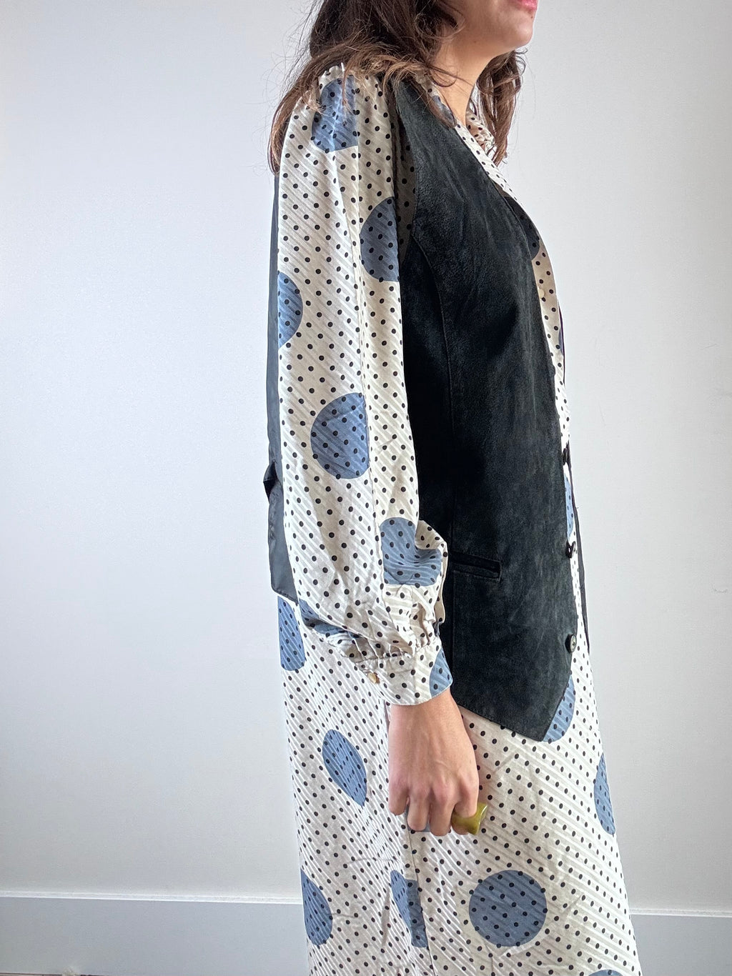 Gilet nero in camoscio e tessuto