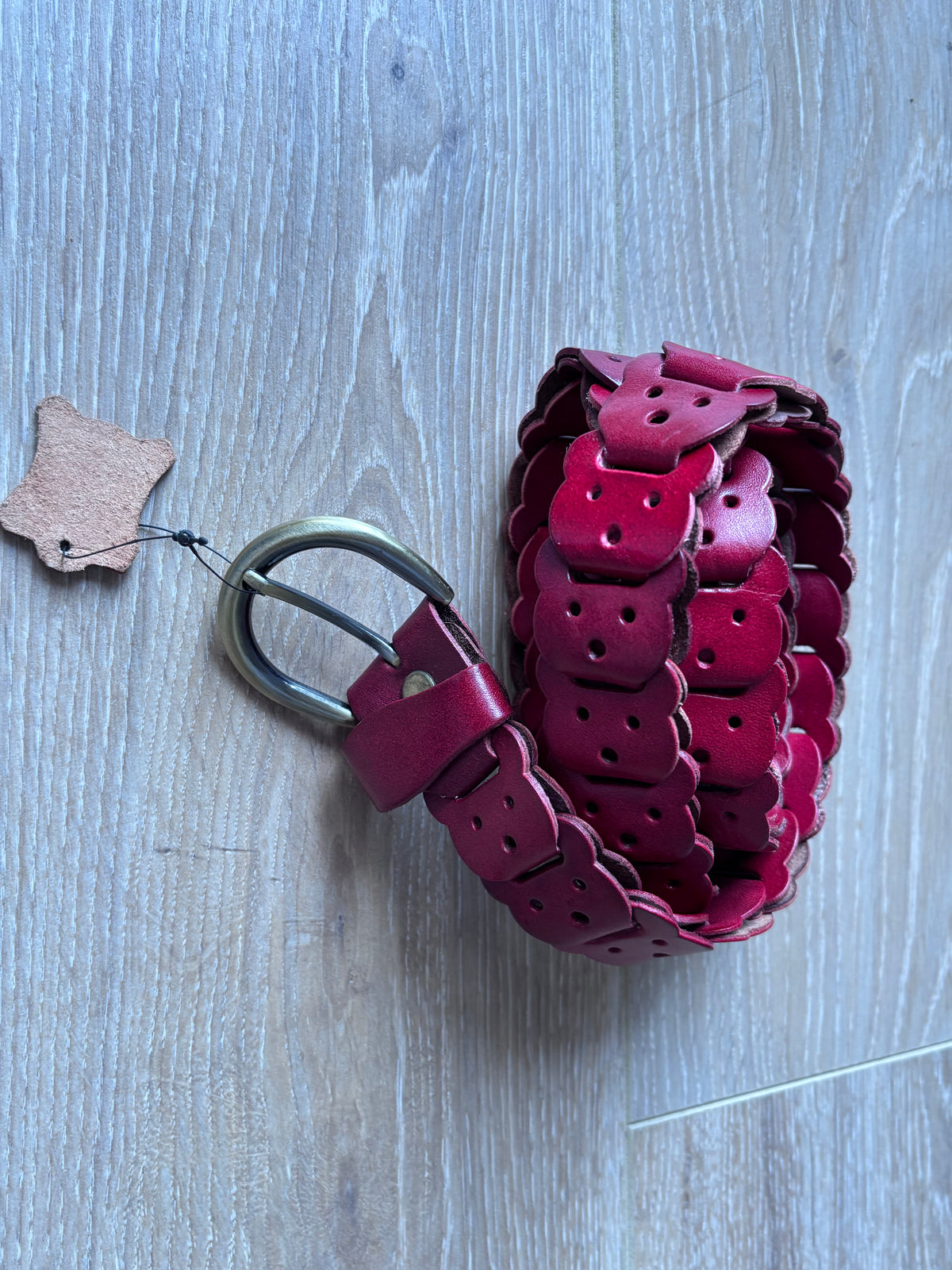 Cintura rossa in pelle