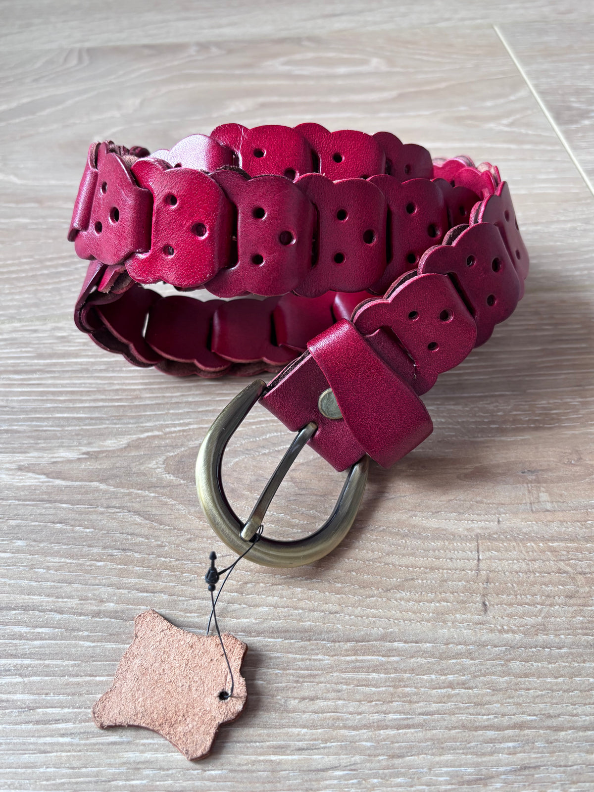 Cintura rossa in pelle