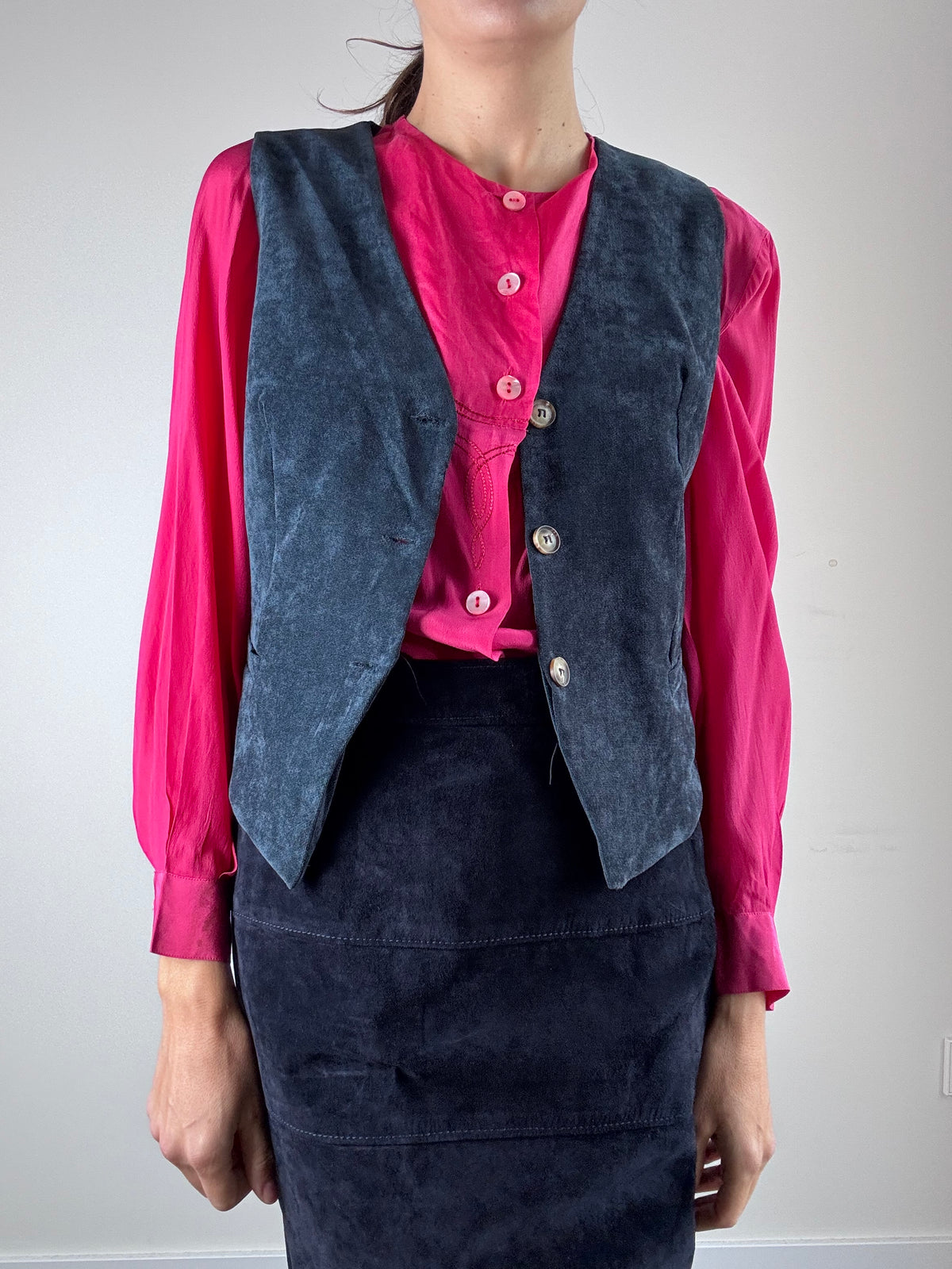 Camicia fucsia in seta ricamata