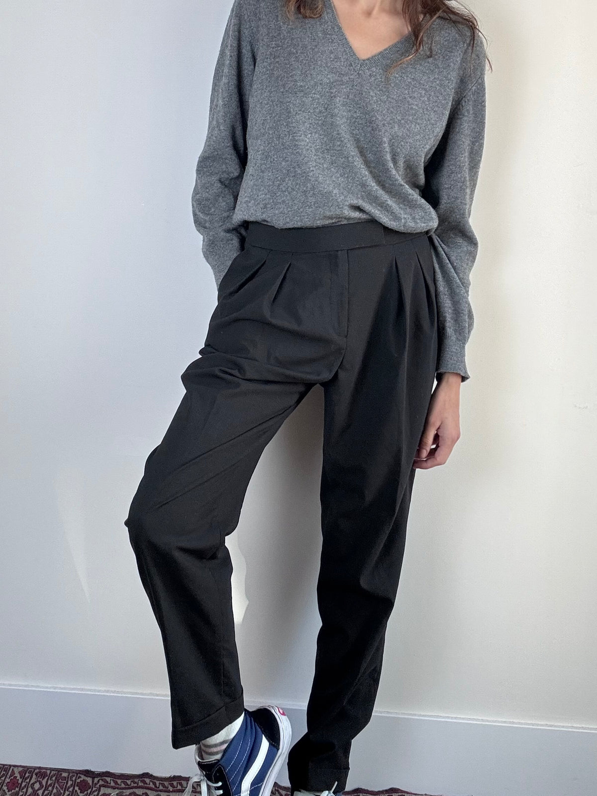 Pantaloni neri con pinces
