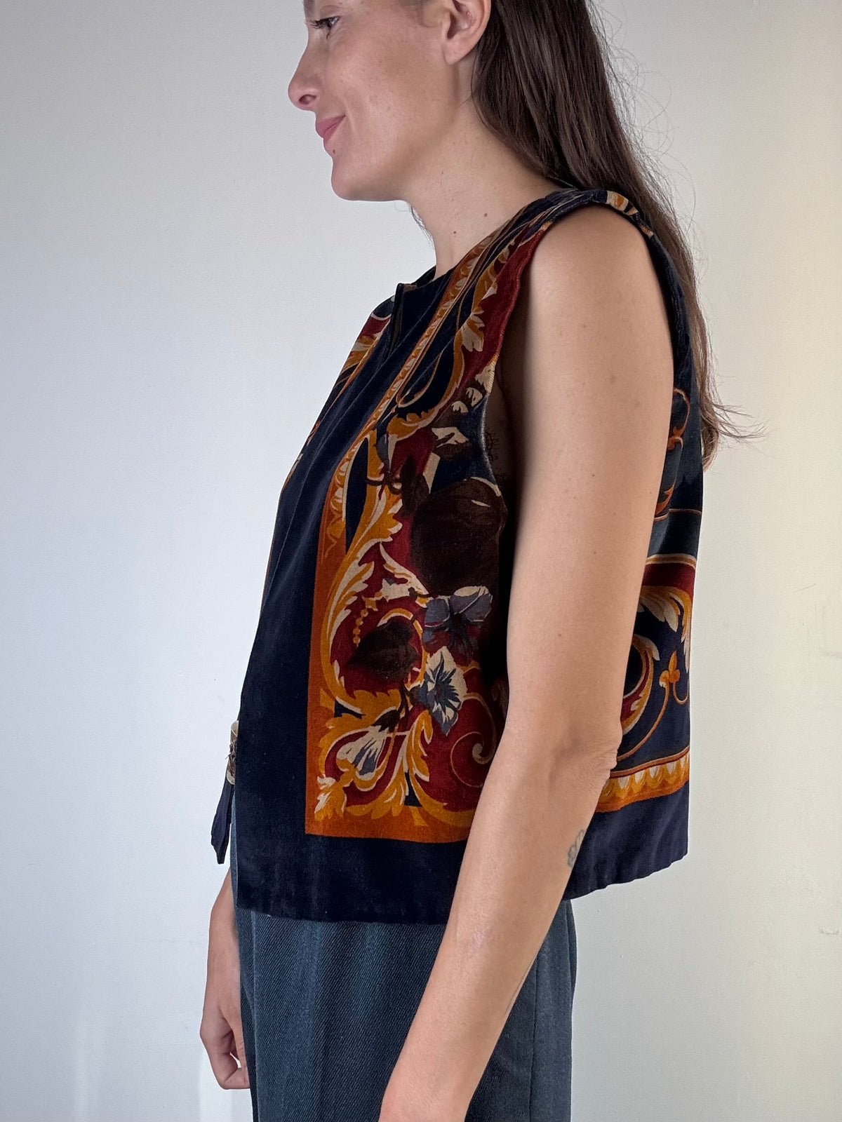 Gilet in velluto blu arabescato