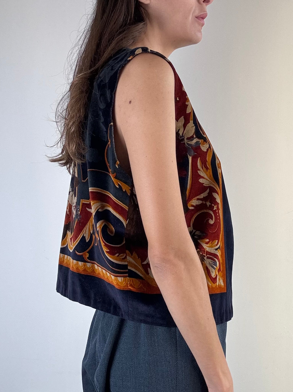 Gilet in velluto blu arabescato