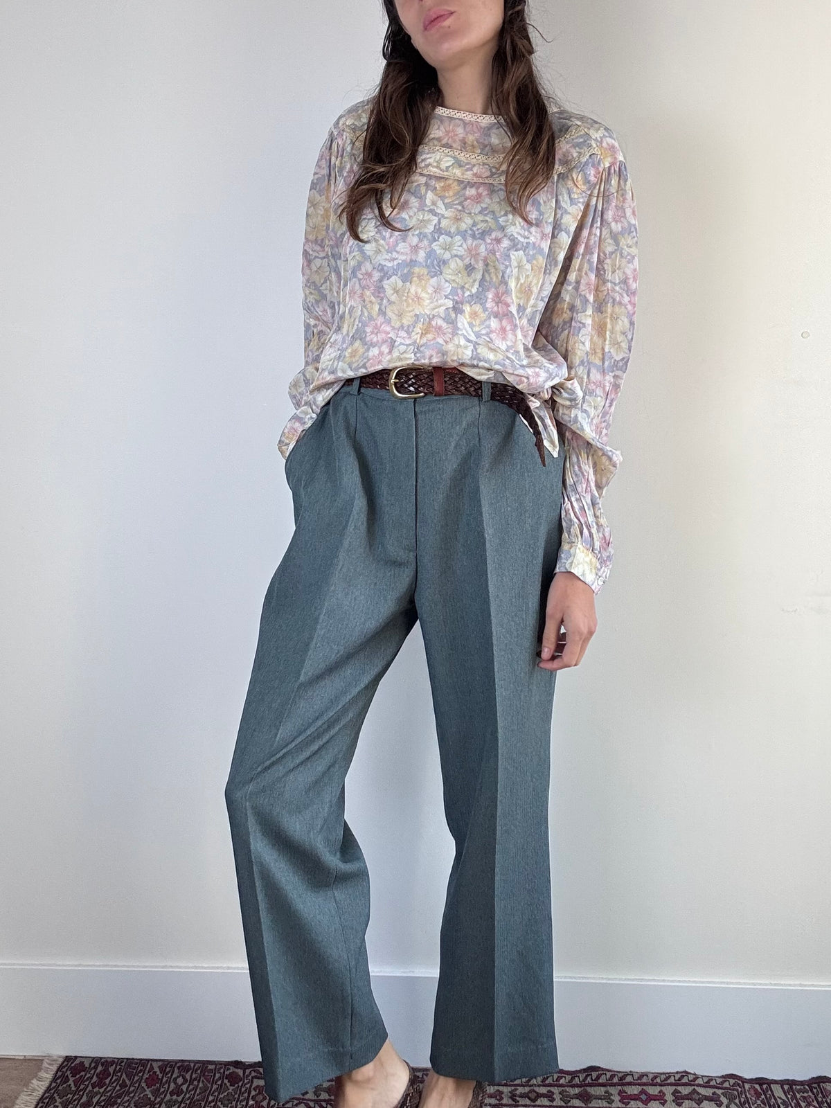 Pantaloni grigi con pinces