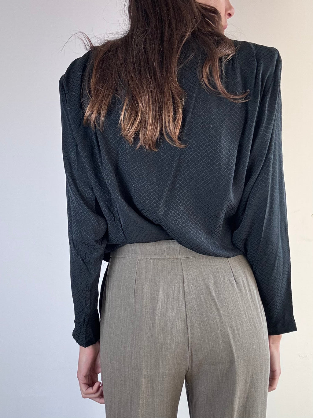Blusa nera in seta