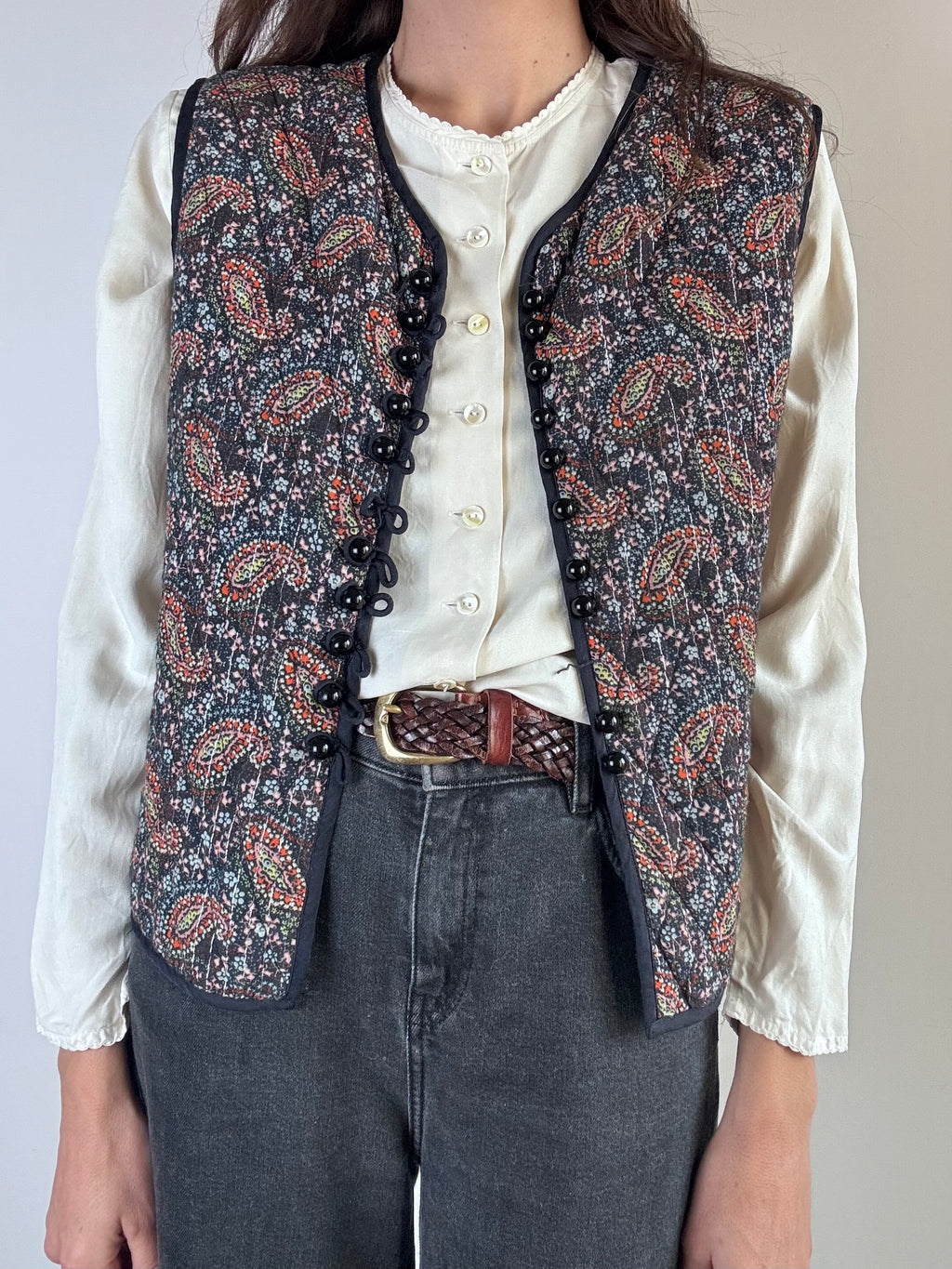 Gilet blu a fiori