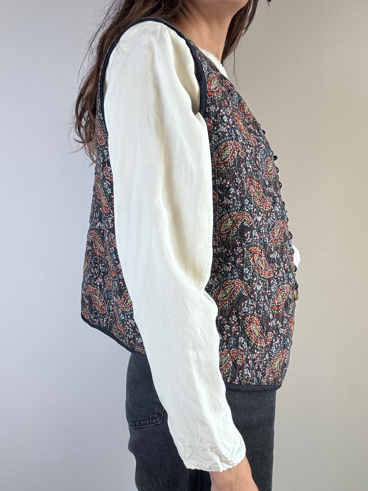 Gilet blu a fiori