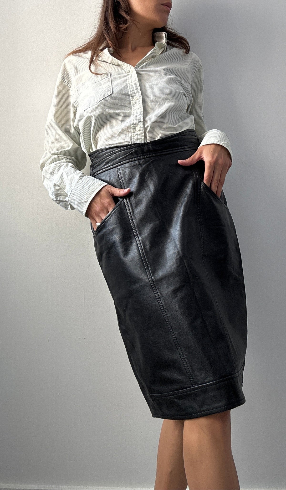 Gonna tubino in pelle nera